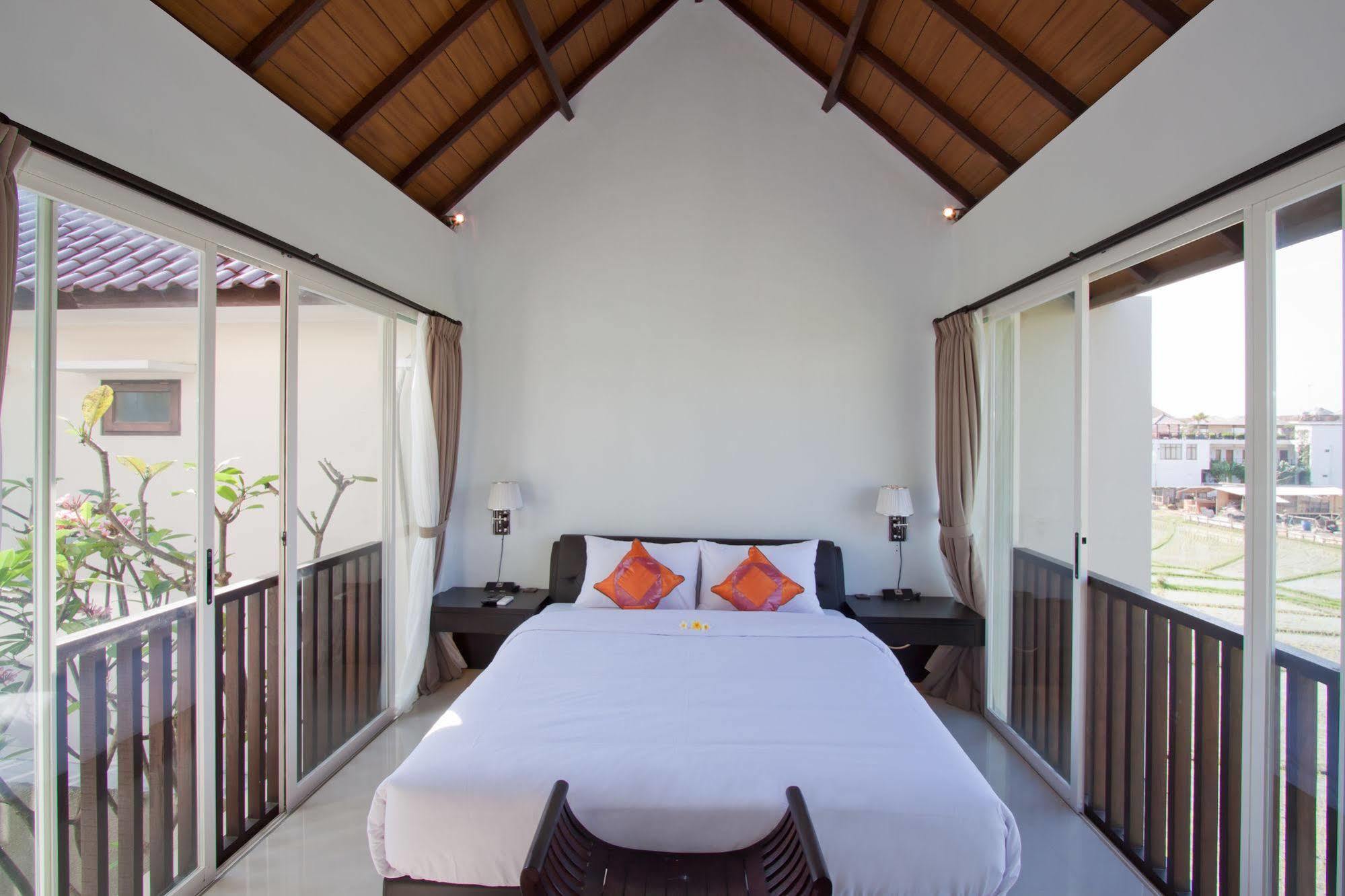 Grace And Milena Guesthouse Kuta  Luaran gambar