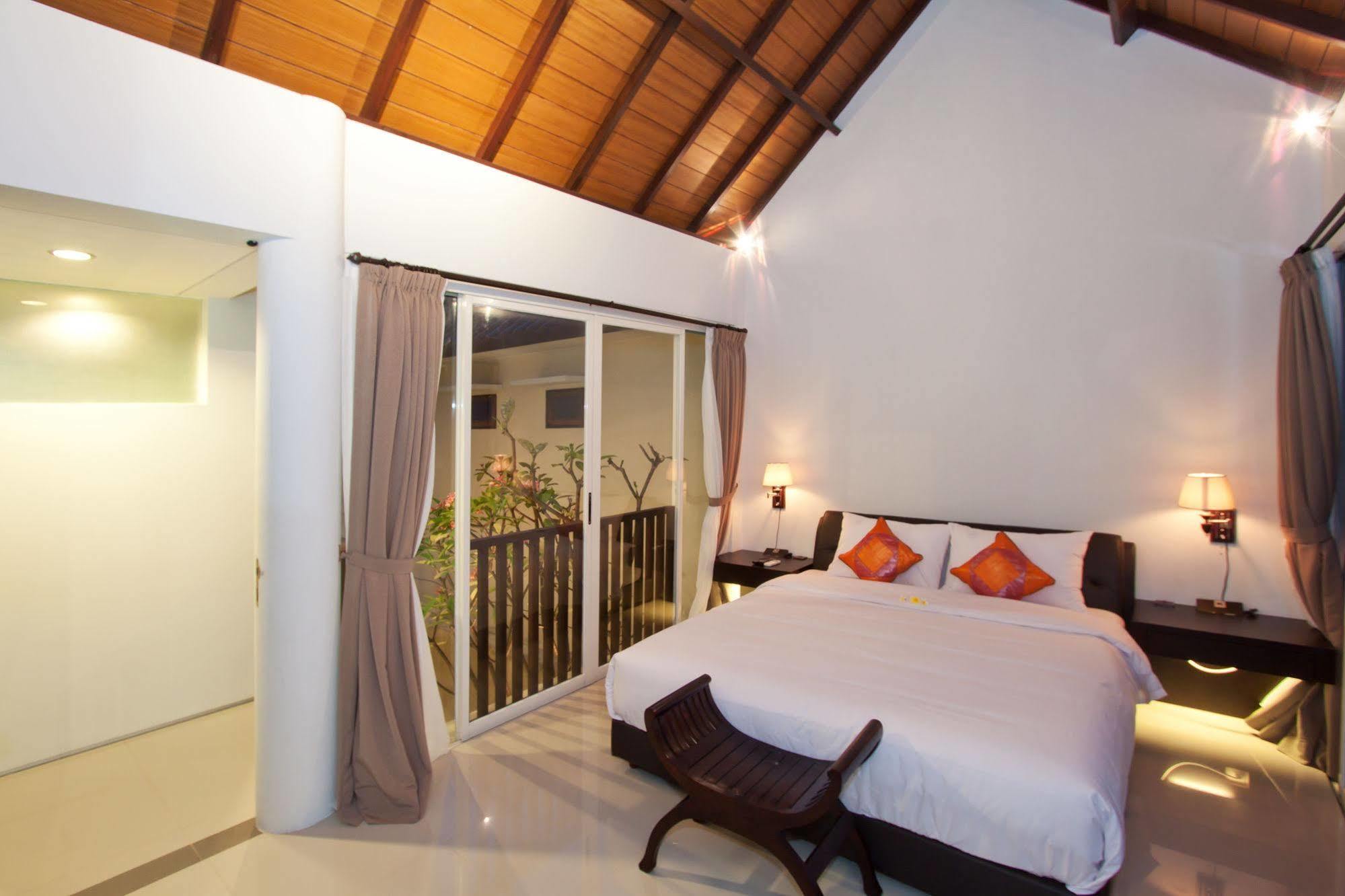 Grace And Milena Guesthouse Kuta  Luaran gambar